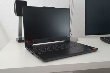 Asus TUF A15 testé par Journal du Geek Asus TUF A15 testé par Journal du Geek