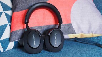 Bowers & Wilkins PX7 S2 reviewed by T3