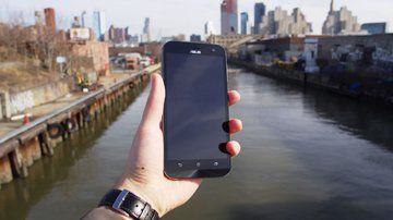 Asus ZenFone Zoom test par TechRadar Asus ZenFone Zoom test par TechRadar