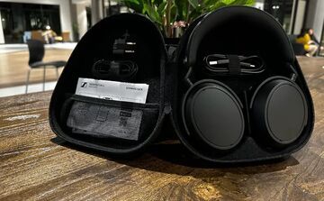 Sennheiser Momentum 4 reviewed by TechAeris