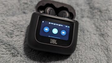 JBL Tour Pro 2 reviewed by Gaming Trend JBL Tour Pro 2 reviewed by Gaming Trend