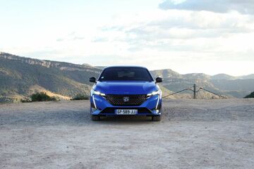 Peugeot E-308 Review: 2 Ratings, Pros and Cons