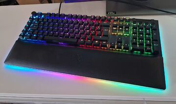 Razer BlackWidow V4 Pro test par Tom's Guide (FR)