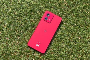 Motorola Moto G84 reviewed by Nerd Mobile