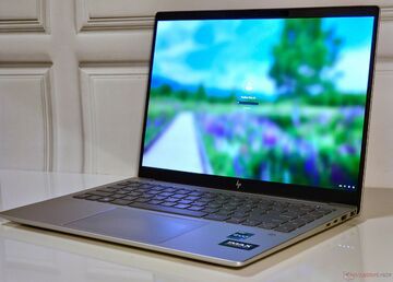 HP Pavilion Plus 14 test par NotebookCheck