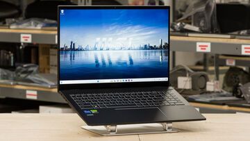 MSI Summit E16 Flip reviewed by RTings MSI Summit E16 Flip reviewed by RTings