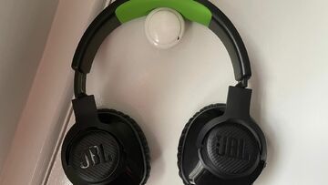 JBL Quantum 360X testé par TechRadar JBL Quantum 360X testé par TechRadar