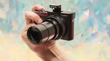 Panasonic Lumix ZS100 Review: 3 Ratings, Pros and Cons