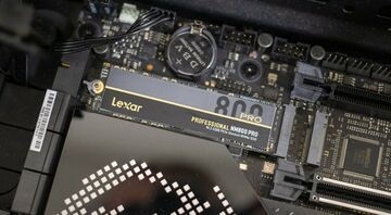 Lexar NM800 testé par Multiplayer.it Lexar NM800 testé par Multiplayer.it