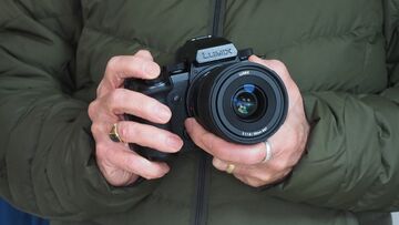 Panasonic Lumix S 35mm Review: 2 Ratings, Pros and Cons
