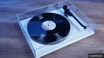 Rega Planar 1 Plus reviewed by Les Numriques