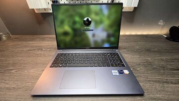 Huawei MateBook D test par TechRadar Huawei MateBook D test par TechRadar