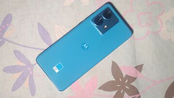 Motorola Edge 40 Neo test par TechRadar
