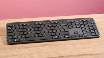 Logitech Signature Slim K950 test par TechRadar