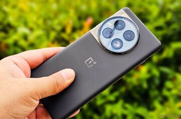 OnePlus 12 testé par NotebookCheck OnePlus 12 testé par NotebookCheck