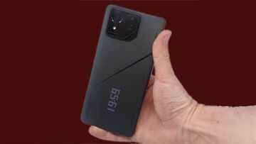 Asus ROG Phone 8 test par TechRadar
