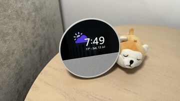 Amazon Echo Spot test par TechRadar Amazon Echo Spot test par TechRadar