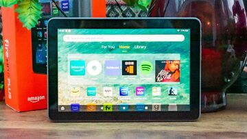 Amazon Fire HD 8 Plus testé par ExpertReviews Amazon Fire HD 8 Plus testé par ExpertReviews