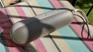 Beats Pill test par TechRadar Beats Pill test par TechRadar