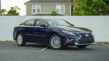 Lexus ES 350 Review: 3 Ratings, Pros and Cons