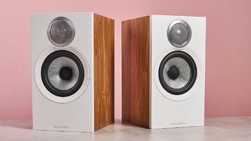 Bowers & Wilkins 607 testé par TechRadar Bowers & Wilkins 607 testé par TechRadar