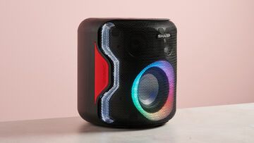 Sharp test par TechRadar Sharp test par TechRadar