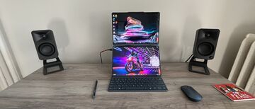 Lenovo Yoga Book 9i test par TechRadar