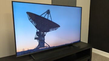 Samsung Q60 test par TechRadar Samsung Q60 test par TechRadar