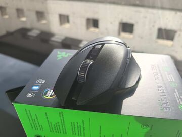 Razer Basilisk V3 Pro testé par LeCafeDuGeek Razer Basilisk V3 Pro testé par LeCafeDuGeek