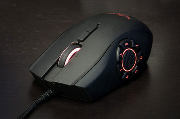 Razer Naga Hex V2 test par DigitalTrends