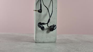 Shure SE215 test par TechRadar Shure SE215 test par TechRadar