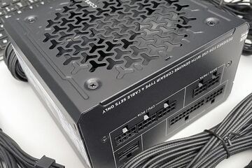 Corsair M75 testé par Geeknetic Corsair M75 testé par Geeknetic
