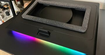 Razer Laptop Cooling Pad testé par The Verge Razer Laptop Cooling Pad testé par The Verge