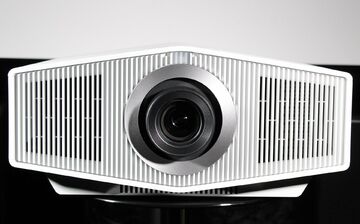 Sony Bravia Projector 8 test par Trusted Reviews