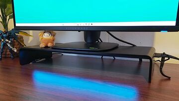 Razer Monitor Stand Chroma testé par GamesRadar Razer Monitor Stand Chroma testé par GamesRadar