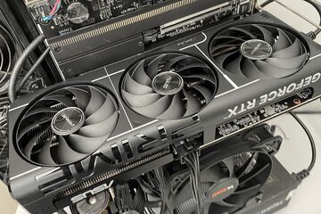 GeForce RTX 5060 Ti testé par Geeknetic GeForce RTX 5060 Ti testé par Geeknetic