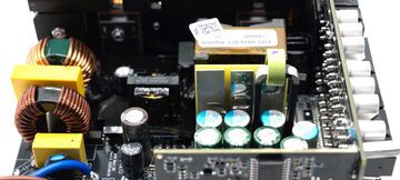 Review Montech Century II Gold 1050W