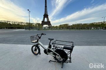 Moustache Lundi 20 test par Journal du Geek