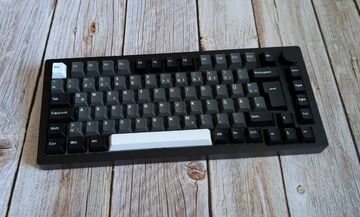 MonsGeek M1 test par Basic Tutorials