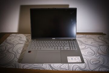 Asus VivoBook S16 testé par Basic Tutorials Asus VivoBook S16 testé par Basic Tutorials