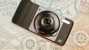 Hasselblad True Zoom Moto Mod Review: 3 Ratings, Pros and Cons
