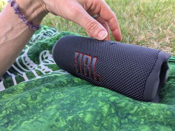 JBL Flip 7 test par Clubic.com