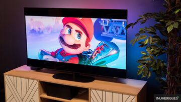 Philips OLED810 reviewed by Les Numériques Philips OLED810 reviewed by Les Numériques