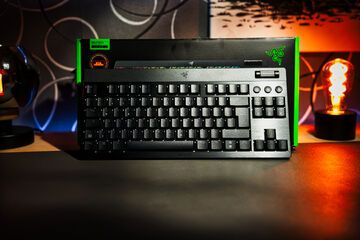 Razer BlackWidow V4 Hyperspeed test par Basic Tutorials
