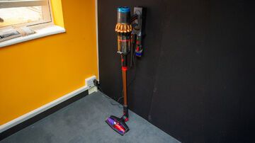 Dyson V16 Piston Animal test par Trusted Reviews