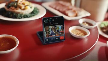 Samsung Galaxy Z Flip 7 reviewed by Fortress Of Solitude