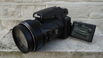  Nikon Coolpix P1100