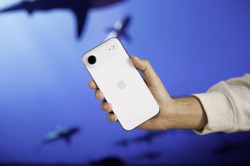 Apple iPhone Air test par Clubic.com
