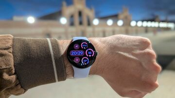 Google Pixel Watch 4 test par ComputerHoy