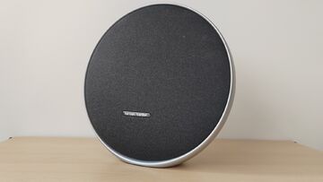 Harman Kardon Onyx Studio 9 testé par Trusted Reviews Harman Kardon Onyx Studio 9 testé par Trusted Reviews